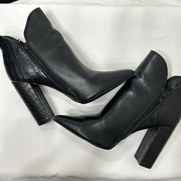 Qupid Black Boots Size 7 - Picture 1 of 10